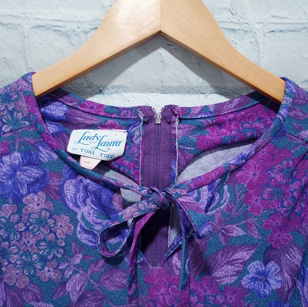 Lady Laura By Toni Todd Dress Size 14 Union Retro Vintage Purple Floral Tie Neck